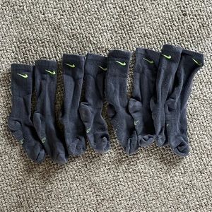 Nike Dri-fit performance cushioned boys medium socks
